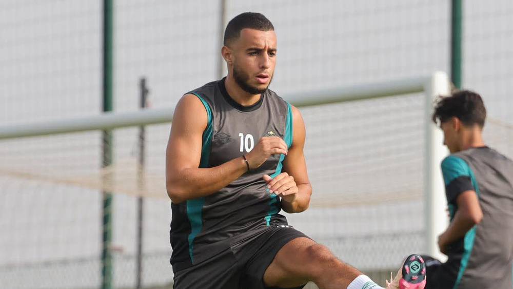 الرجاء يبدأ استعداداته لديربي البيضاء أمام الوداد