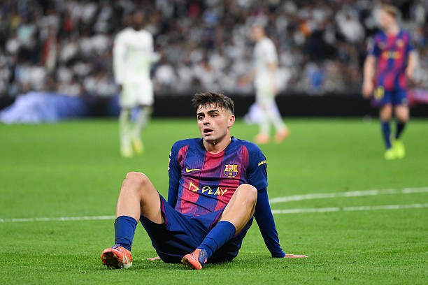 إصابة بيدري تبعده عن برشلونة لأسابيع مقبلة
