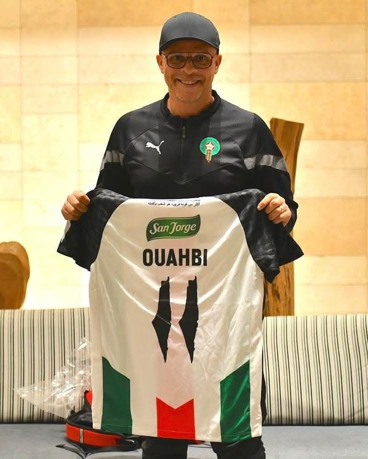 ديبورتيفو فلسطين يُكرّم محمد وهبي ويصفه بالمدرب الإنساني