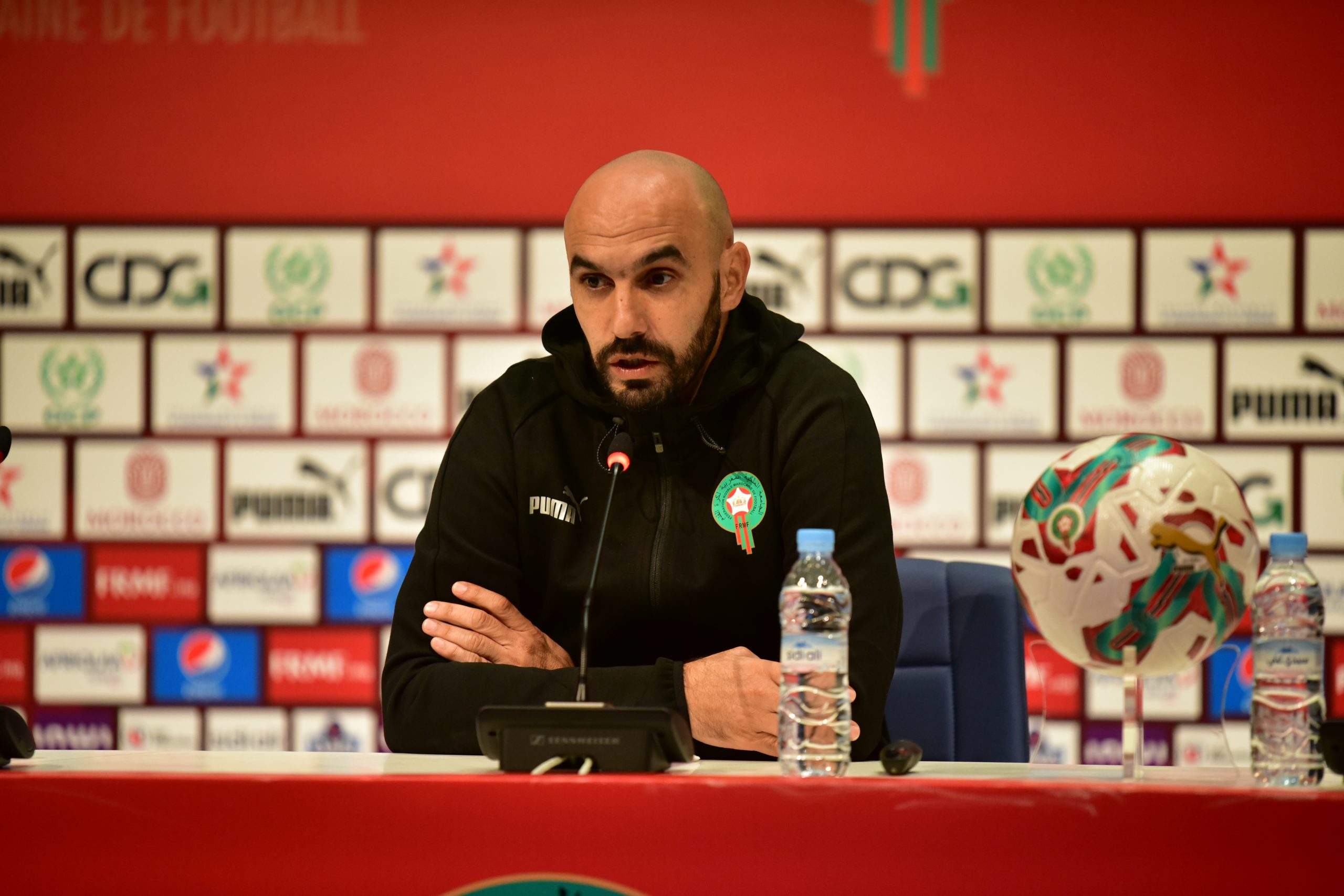 الركراكي: نحتاج جماهير تضغط على الخصوم لتحقيق المجد في “الكان”
