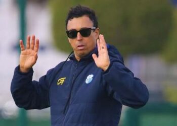 أزمة مالية وفنية تهز اتحاد طنجة… هلال الطير يرفض التنازل عن مستحقاته والإدارة تبحث عن بديل