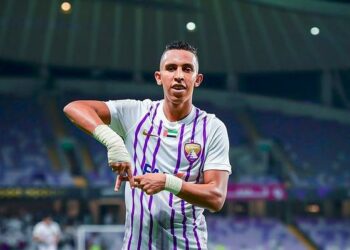 رحيمي يتألق ويقود العين لفوز كبير على الشارقة في كأس الرابطة الإماراتية