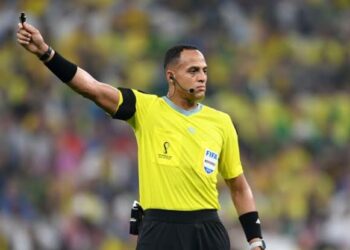 الحكم المغربي-الأمريكي إسماعيل الفتح يقود مباراة تونس وفلسطين في كأس العرب