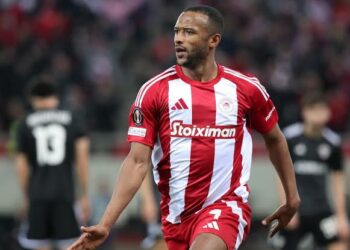 الكعبي يضرب بثنائية ويقود أولمبياكوس لانتصار جديد في الدوري اليوناني