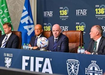 قوانين جديدة صارمة لمواجهة الاحتجاجات داخل الملاعب